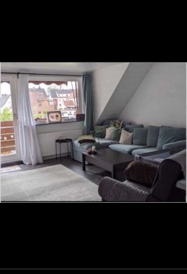 Geschmackvolle, vollständig renovierte 3-Raum-DG-Wohnung mit EBK in Delmenhorst