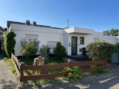 Architektonisches Juwel in Toplage – Atriumbungalow in Friedrichsdorf