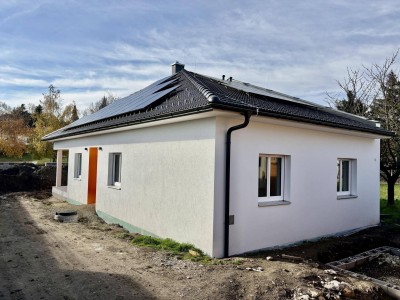 Erstbezug - moderner Bungalow mit PV Anlage