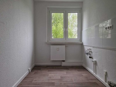 Neuwertige Wohnung nach Renovierung in zentraler Lage mit Tageslicht in Küche und Bad