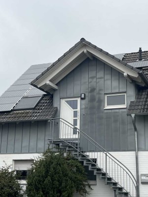 Großzügige, helle Maisonette-Wohnung mit 2 Bädern und separaten, ruhigen Arbeitsbereichen