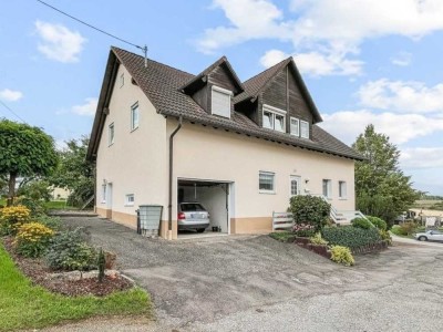 Gepflegtes Zweifamilienhaus mit Garage in idyllischer Lage von Westhausen-Lippach