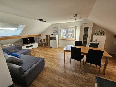 Möblierte und offene Dachgeschosswohnung in Böblingen