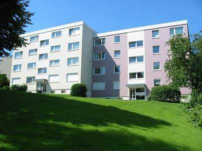 3 Zimmer- Erdgeschosswohnung mit Balkon: Einzugsbereit !