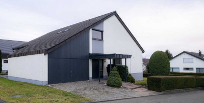 Freistehendes großzügiges Einfamilienhaus in toller Lage in Reutlingen