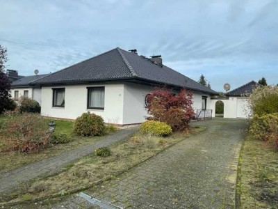 Ruhig gelegenes Einfamilienhaus mit Teilkeller und Garage