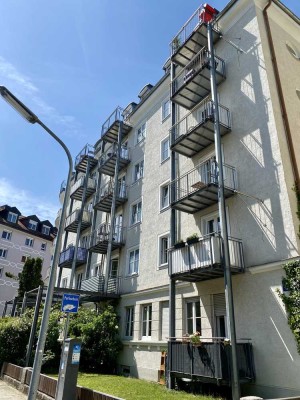 Ab 01.03. * 2 Zimmerwohnung in Neuhausen *WG geeignet*