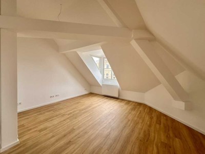 Erstbezug nach Sanierung – Dachgeschosswohnung im Herzen von Landau