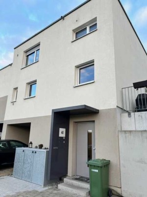 Schöne Eckhaus für Kleine Familie in Ruhiges Gebiet