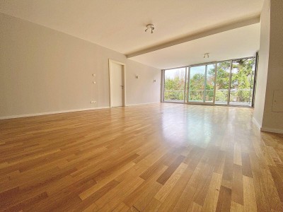 HERZKLOPFEN - TRAUMHAFTE GARTENSEITIG GELEGENE TERRASSENWOHNUNG - 2 GARAGENPLÄTZE