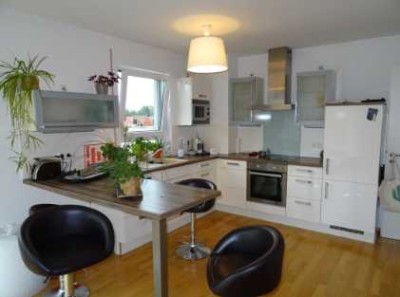 Helle 2-Zimmer-Penthouse-Wohnung mit großer Dachterrassse, Keller und TG-Stellplatz in bester Lage