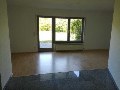 *von privat* gemütliche 1-Zimmerwohnung mit Terrasse und EBK