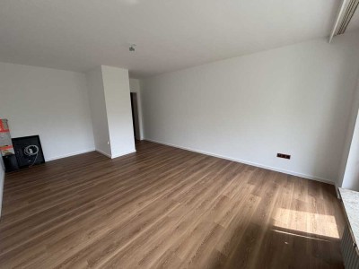 Gepflegte  1-Raum-Wohnung mit Balkon und Einbauküche in Neustadt Aisch