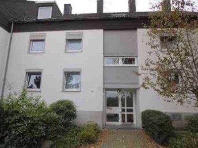 Familien aufgepasst: teilrenovierte günstige 3-Zimmer-Wohnung (WBS)