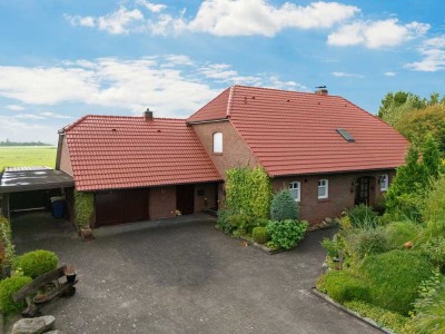 Großzügiges Einfamilienhaus mit Weitblick ins Grüne!