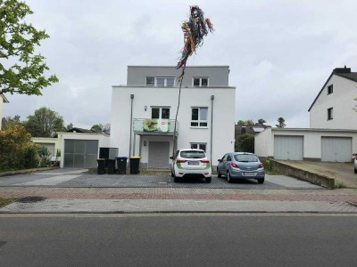 Moderne, helle Penthouse-Wohnung in Euskirchen-Flamersheim