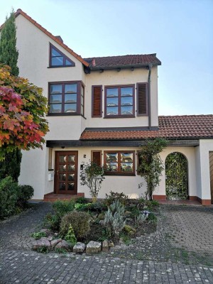 Gepflegte DHH mit Sauna, EBK und Kamin in Nußloch