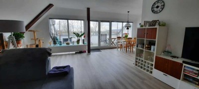 STADT RONNENBERG: Moderne 3-Zimmer Wohnung im DG mit EBK und Süd-West Terrasse