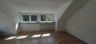 3 Zimmer Dachgeschoss-Wohnung, ca 60 qm ab 1.10.2025 zu vermieten