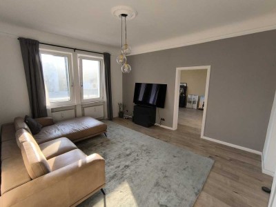 3-Zimmer Altbauwohnung saniert mit großem Balkon
