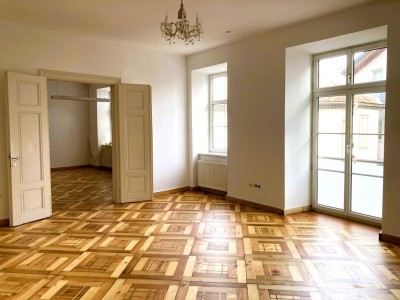 IMPOSANTE 5-ZIMMER ALTBAU-WOHNUNG mit KAISERLICHEM FLAIR in ZENTRUMSLAGE von BAD ISCHL