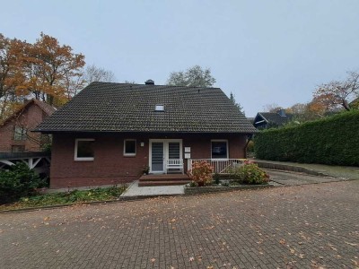 Attraktive 4-Zimmer-Erdgeschosswohnung mit zwei Terrassen und Carports nahe der Außenmühle