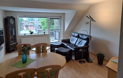 Sehr helle und geräumige Wohnung auf ca 108 m² mit Balkon und Empore!!!!