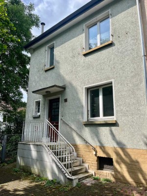 Reihenendhaus mit über 100 m² Wohnfläche, großem Garten und Carport