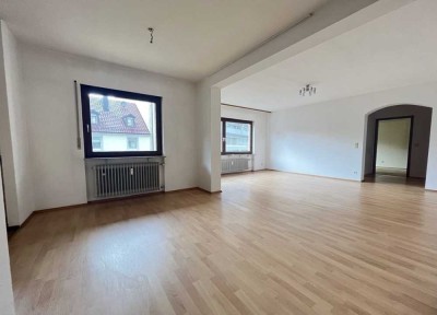 ***Erstbezug nach Sanierung*** mit EBK, Balkon und Garage: 3,5-Zimmer-Wohnung in Rastatt Zentrum