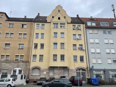 Stilvolle 3-Zimmer-Altbauwohnung mit Balkon in begehrter Lage