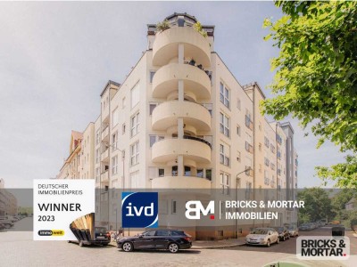Komplett sanierte, lichtdurchflutete Wohnung mit Balkon und Stellplatz