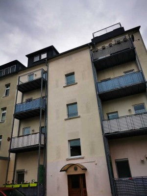 ***frisch renovierte 2 Raum Wohnung mit Balkon***