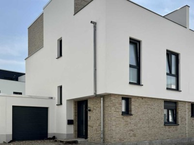Attraktives Reiheneckhaus mit Garten, Dachterrasse und Garage in Göttingen am Klosterpark.