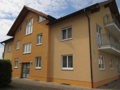 Helle, großzügige 3-Zi-Wohnung (Erdgeschoss)