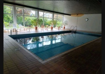 Luxuriöse 3 ZKW, mit Pool und Sauna