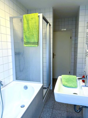 Großzügig geschnitten mit Balkon und Tageslichtbad