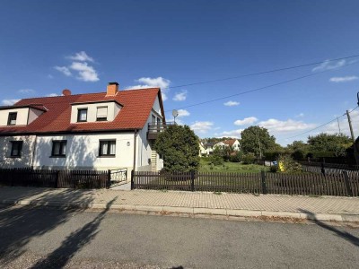 Doppelhaushälfte mit großem Garten