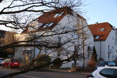 3-Raum-Wohnung mit Küche, Terrasse und Garten in Köln-Rath