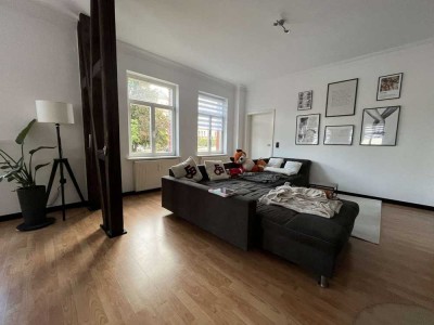 Große 4-Zimmerwohnung mit Balkon am Juttaplatz in Sonneberg!