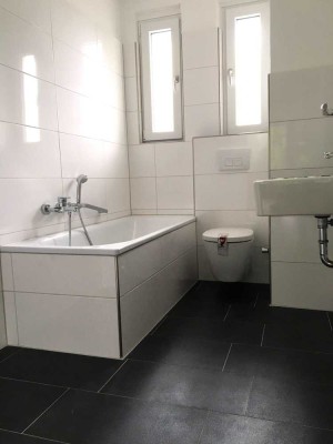 *** Altbau-Liebhaber aufgepasst! 2 Zimmerwohnung + Wohnküche + Mansarde! ***