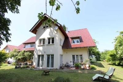 Wunderschönes Landhaus mit großer Einliegerwohnung