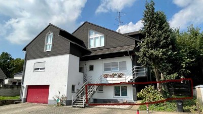 Stufenloser Eingang EG-Wohnung mit Küche und eigenem Garten