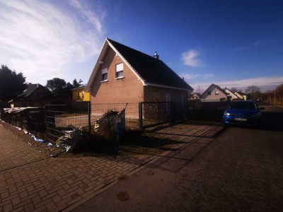 Günstiges, neuwertiges 4-Zimmer-Einfamilienhaus mit gehobener Innenausstattung in Velten