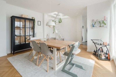 Dachgeschoss! Balkon! UKE Nähe! Freie Maisonette Wohnung in ruhiger Einbahnstraße!