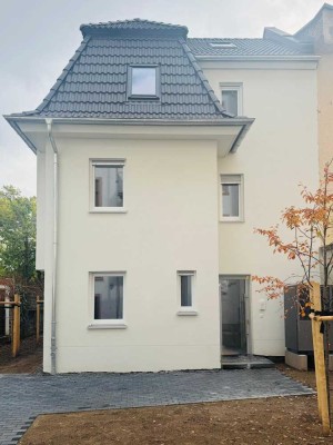 *Neubau Erstbezug * 4-Raum-Wohnung im Hinterhaus