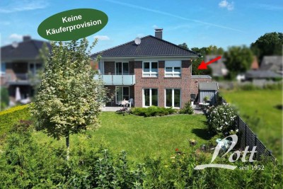 +++ Bezugsfrei - erstklassige DG-Wohnung mit Balkon und Garage in Bestlage von Augustfehn! +++