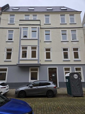 Erstbezug nach Wiederaufbau. Kleine 3-Zi.-Wohnung im DG Jacobistr. 20/Brhv.