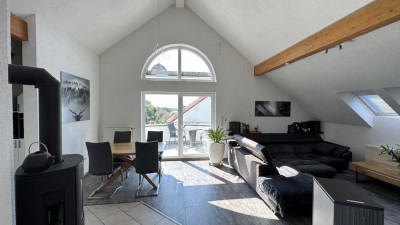 Stilvolle 4,5-Raum-DG-Wohnung mit gehobener Innenausstattung mit neuer EBK in Lonsee