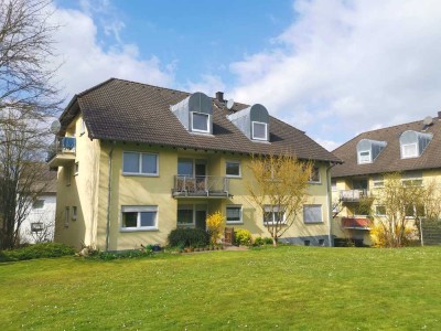Gepflegte 2 Zimmerwohnung mit Terrasse und Stellplatz