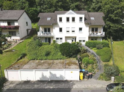 Wie ein 6er im Lotto: repräsentatives Mehrfamilienhaus mit 5 Wohnungen und 5 Garagen!